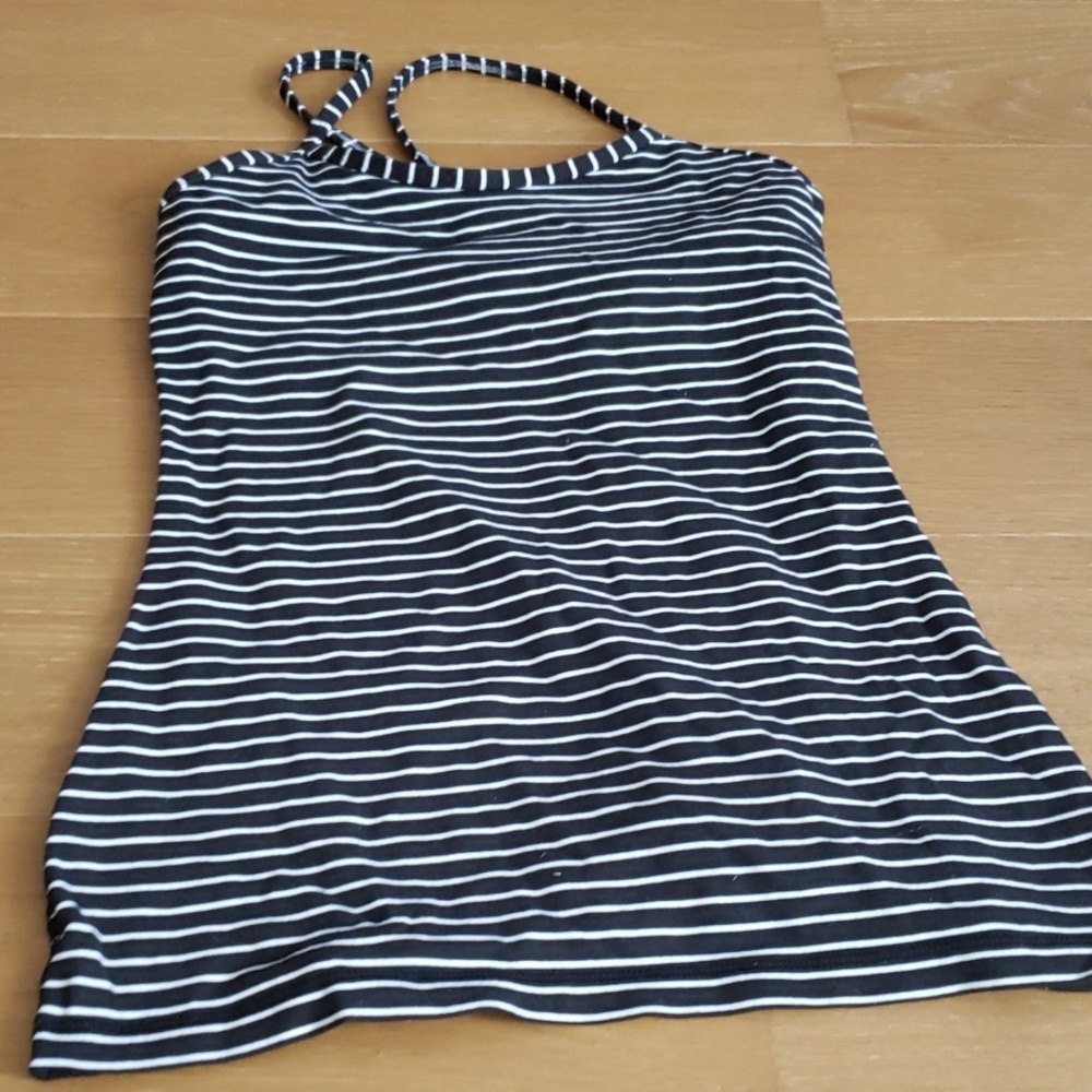 Lululemon top size 4